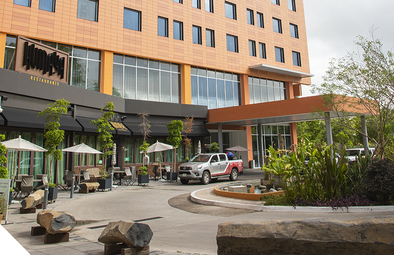 VAXA - 05 PROYECTOS 02 MARRIOTT SLIDE 3 - 202603.jpg